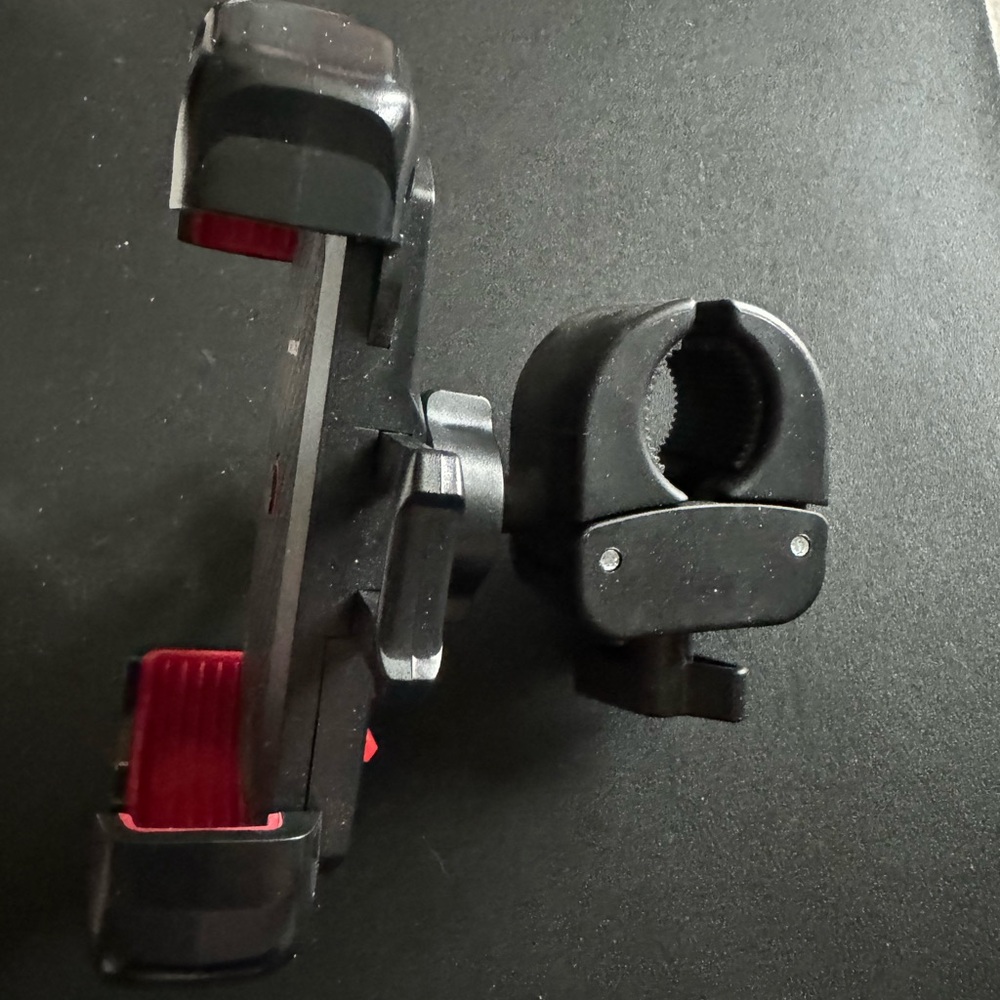 Joyroom motorcycle cellphone mount - Picture 3 of 5